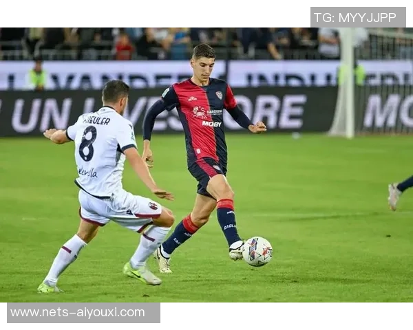 拉齐奥队与帕尔马队激战正酣谁将赢得这场意甲巅峰对决